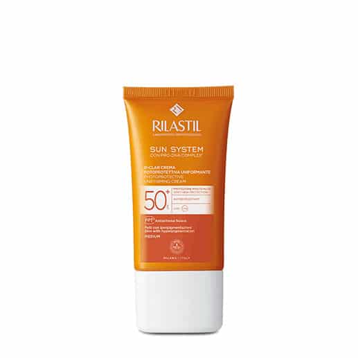 Tubo di crema fotoprotettiva uniformante Rilastil Sun System D-Clar SPF 50+ per pelli con iperpigmentazioni